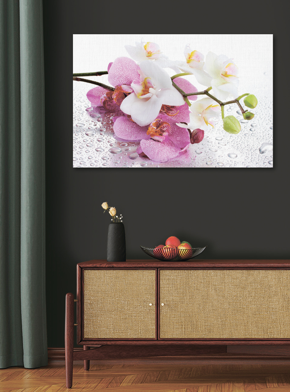 Orchideák harmatcseppekkel — lakásbelső 2