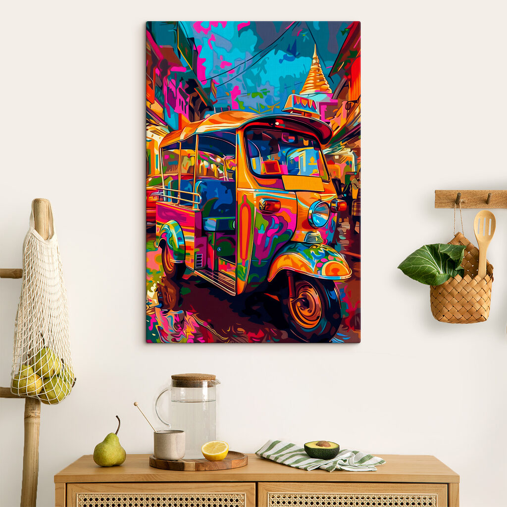 Tuktuk élénk utcai színekben — lakásbelső 2