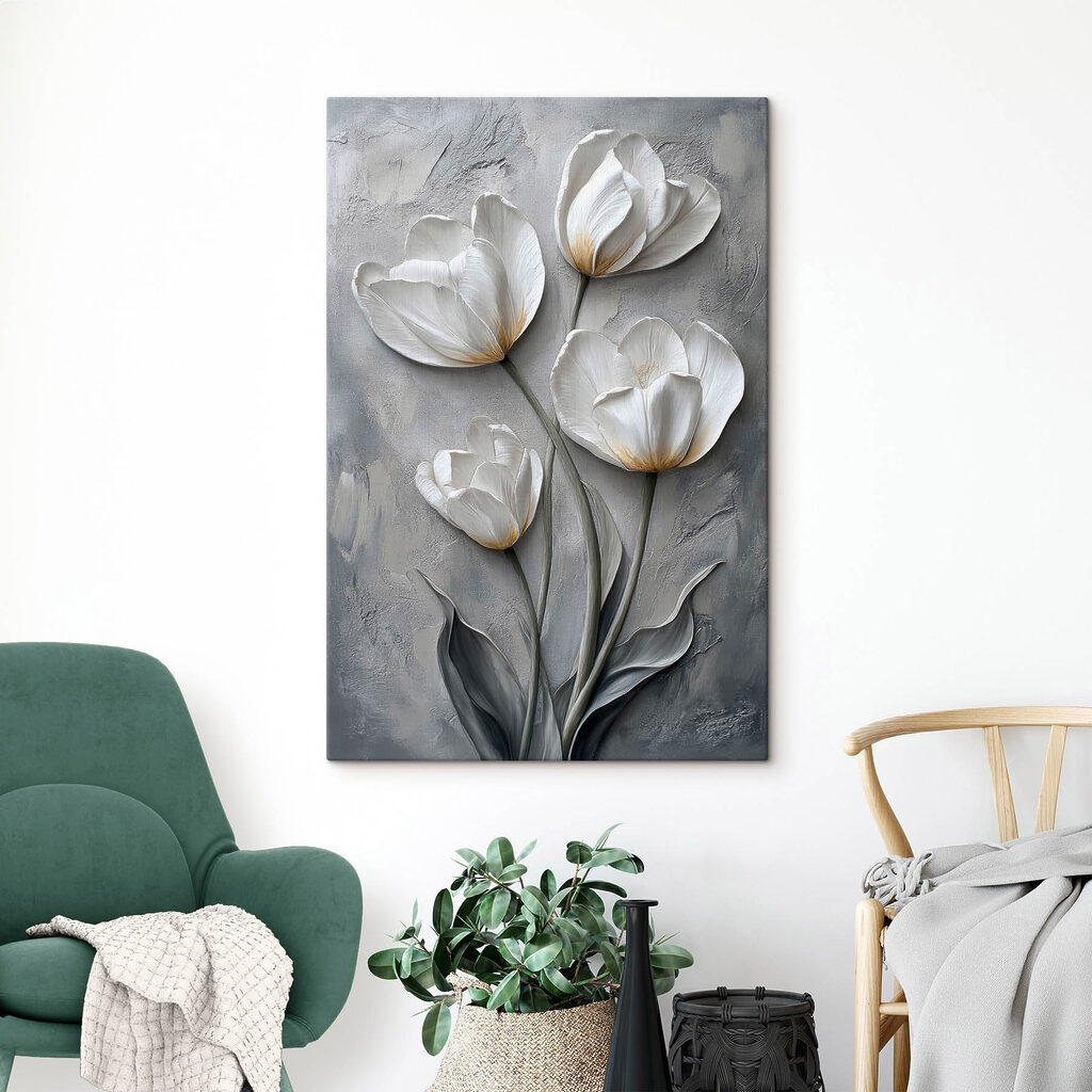 Négy tulipán szürke háttéren — lakásbelső 1