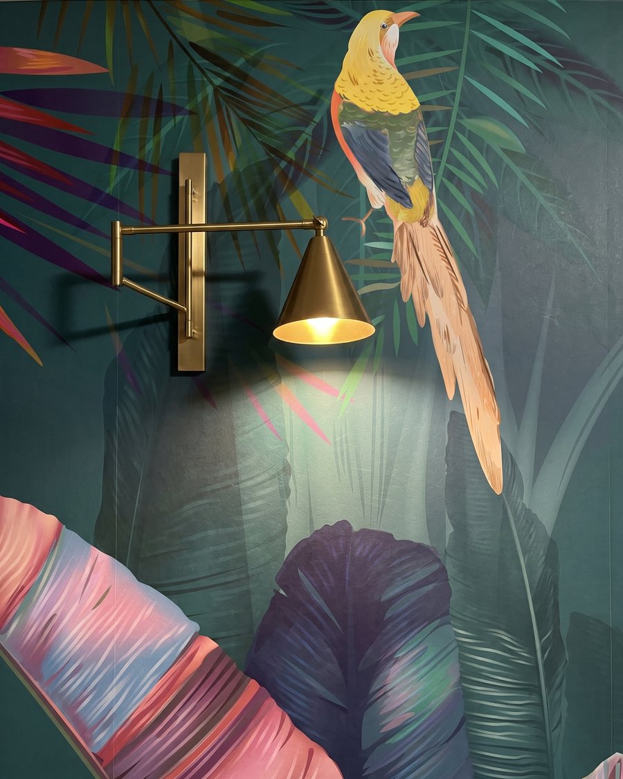 Trópusi levél ékszerszínekben — részlet