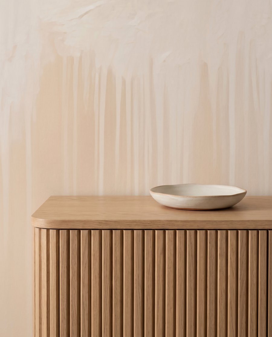 Aranyló csíkok folynak lefelé — részlet
